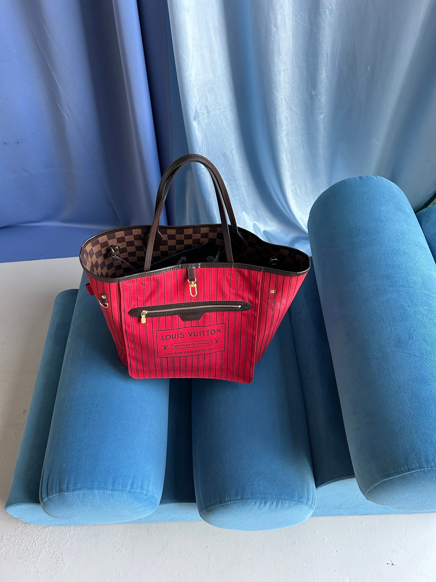 Louis Vuitton Neverfull MM Damier Ebene Canvas with Red Interior