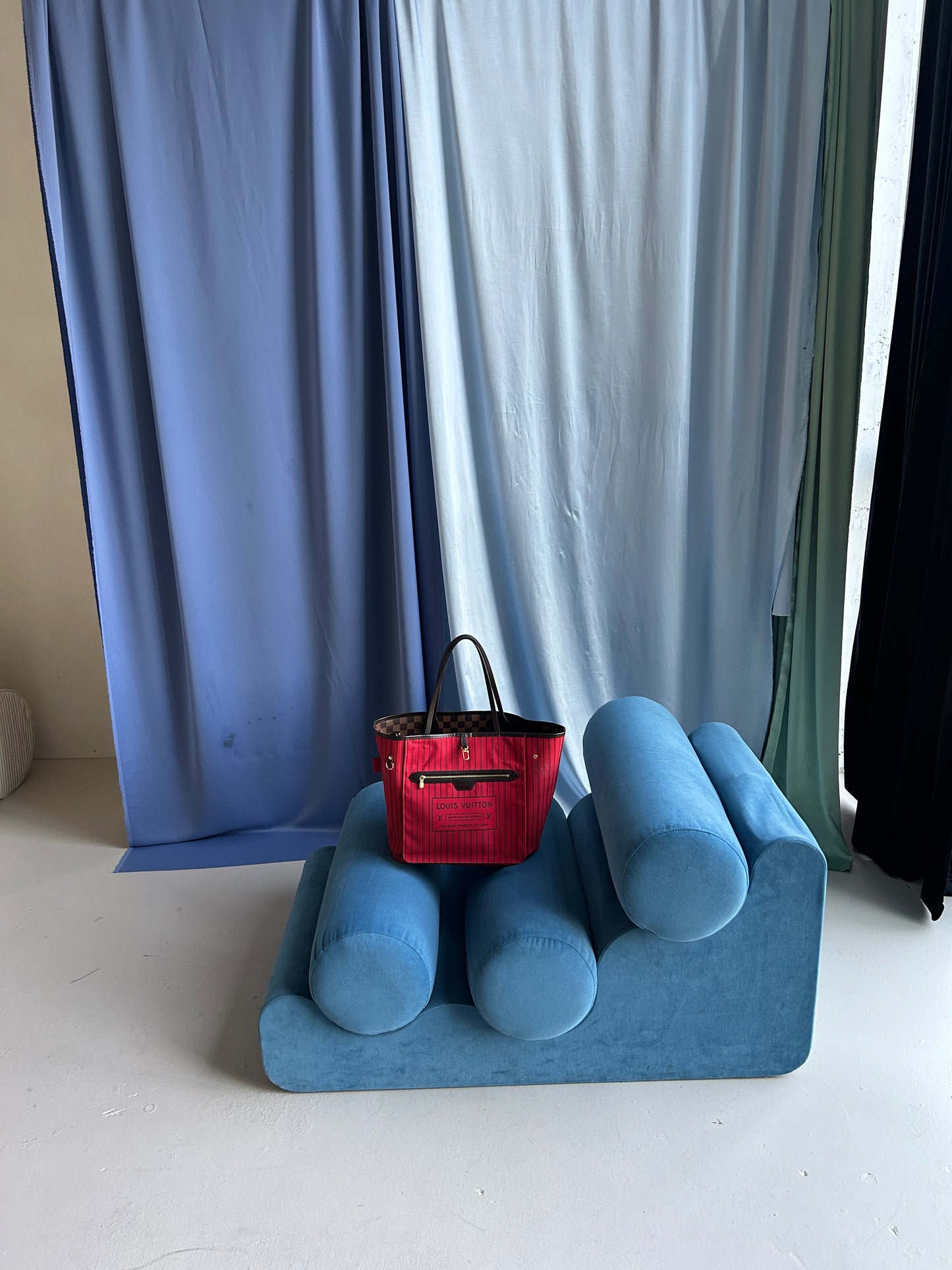 Louis Vuitton Neverfull MM Damier Ebene Canvas with Red Interior