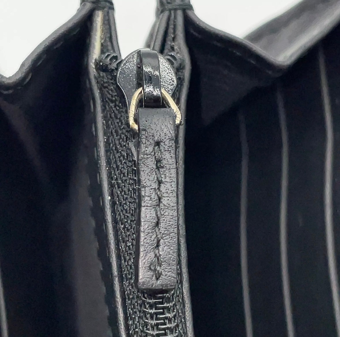 Gucci Interlocking G Logo Leather Continental Wallet